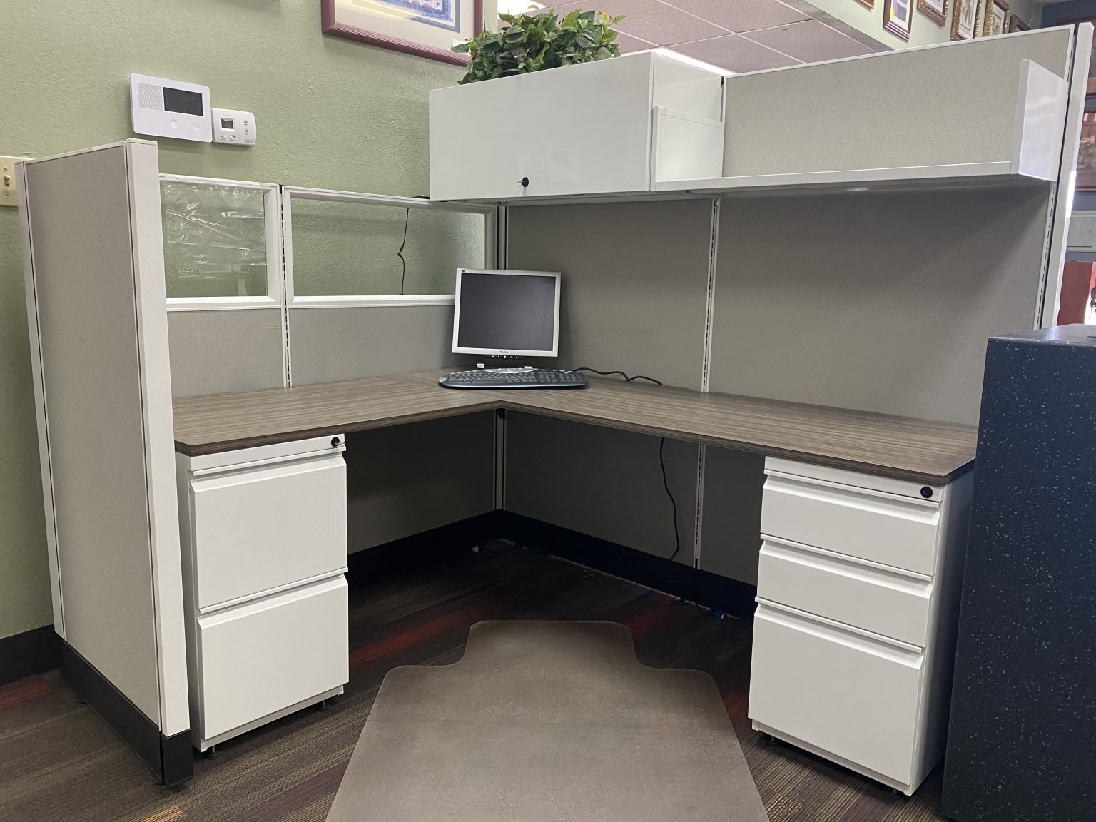 6' x 6' SIS Cubicle with 67